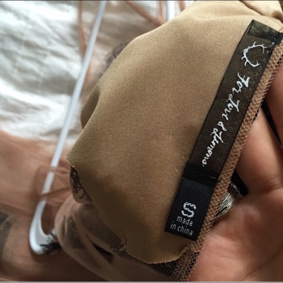 For love lemons Antigua maxi dress ,Bought but haven’t used it.  Love it!!! - Picture 3 of 4